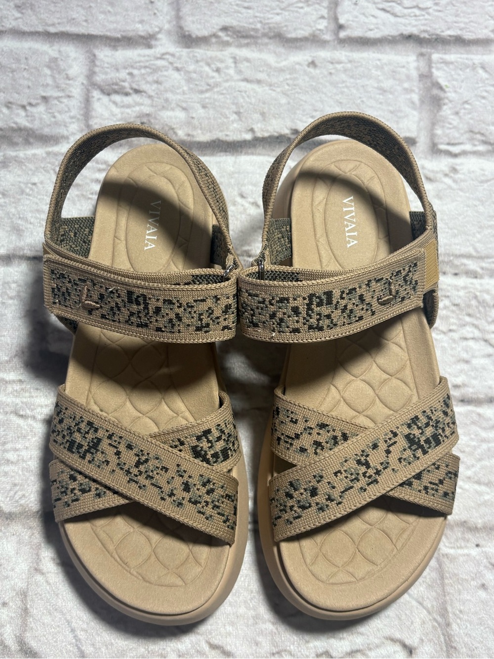Vivaia Kara sport sandal US Sz 6.5